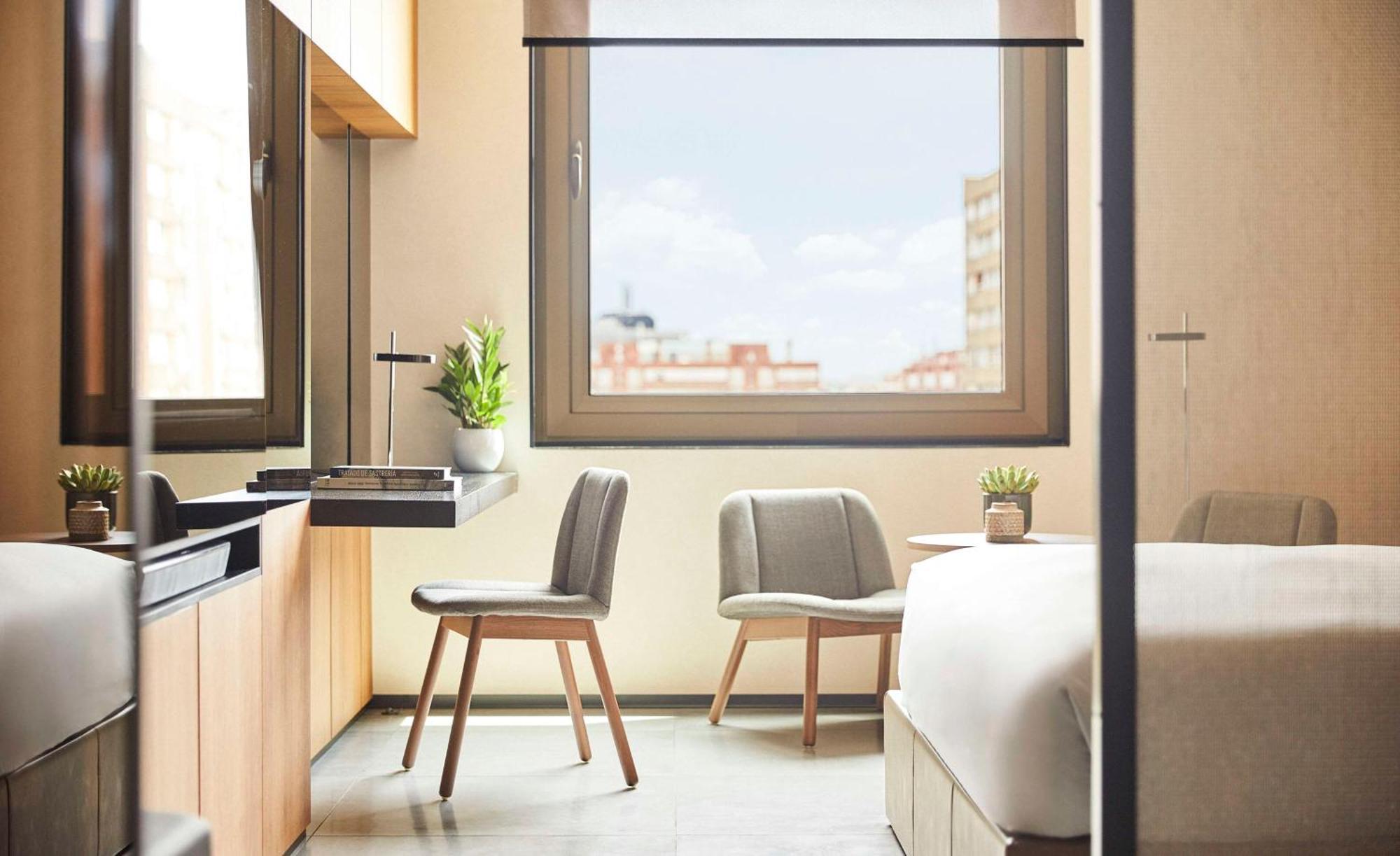 Grand Hyatt Barcelona Hotell Exteriör bild A typical studio apartment