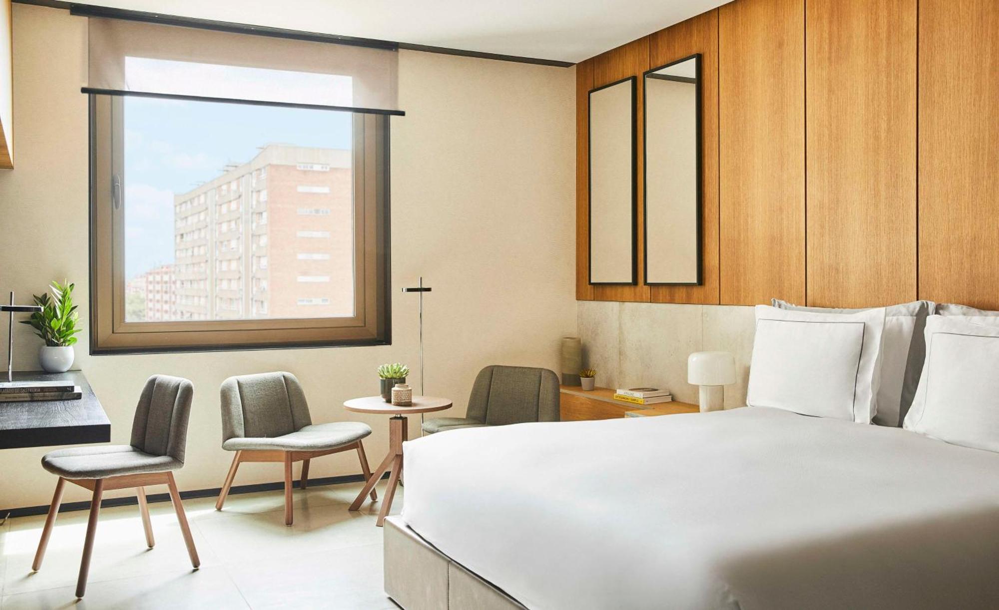 Grand Hyatt Barcelona Hotell Exteriör bild A room at the hotel